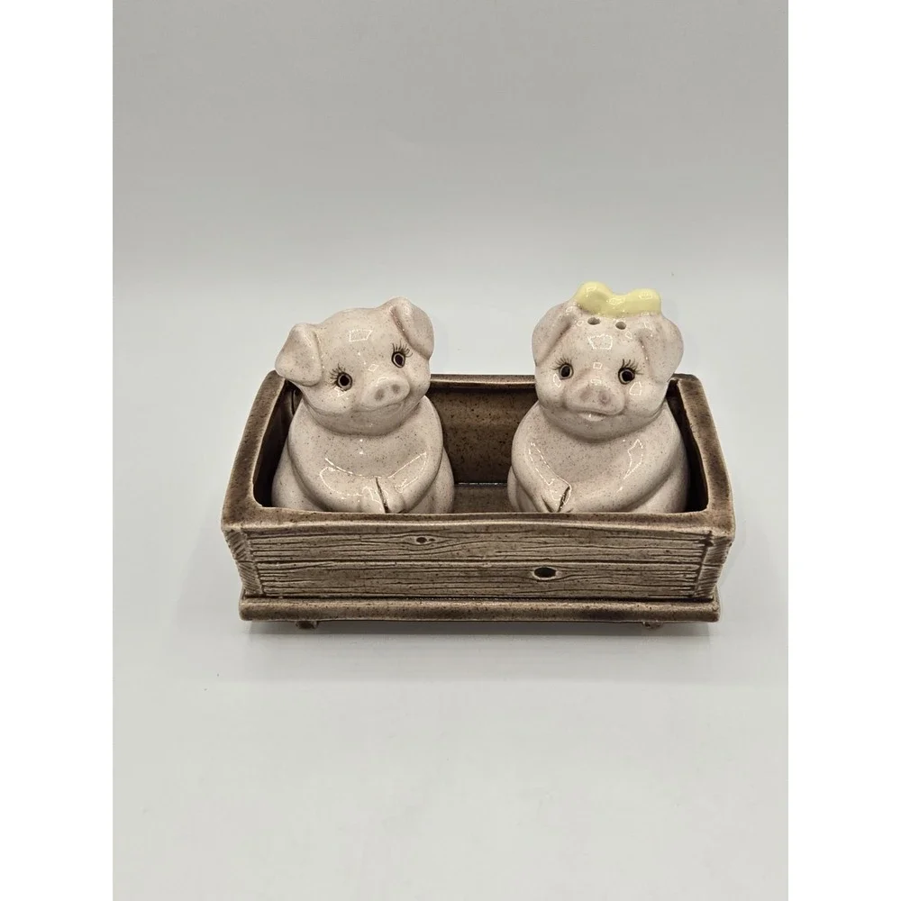 Vintage Pig‎ In Trough Salt and Pepper Shakers Set Farmhouse Country Kitchen